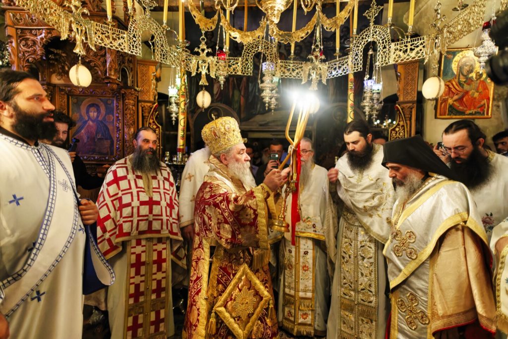 Ο Επίσκοπος Αντανίας στην πανηγυρίζουσα Κουτλουμουσιανή Σκήτη του Αγίου Παντελεήμονος στο Άγιον Όρος