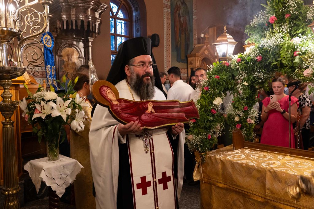 Ο Επιτάφιος της Παναγίας στα Λέϊκα Καλαμάτας
