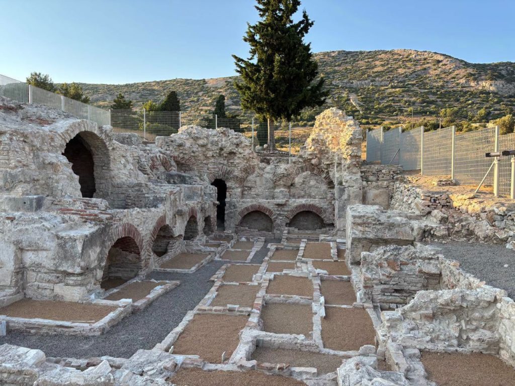 Μετά από αιώνες σιωπής το Παλαιοχριστιανικό Κοιμητήριο Σάμου ανοίγει τις πύλες του για τη λατρεία της Εκκλησίας