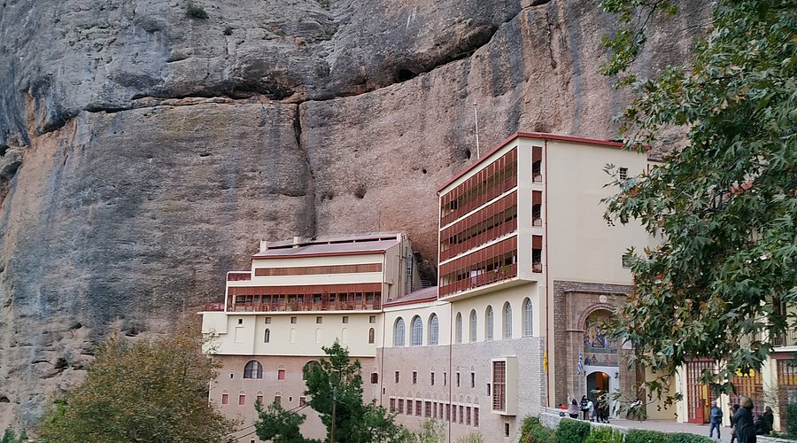 Αφιέρωμα στην Ιερά Μονή Μεγάλου Σπηλαίου Καλαβρύτων