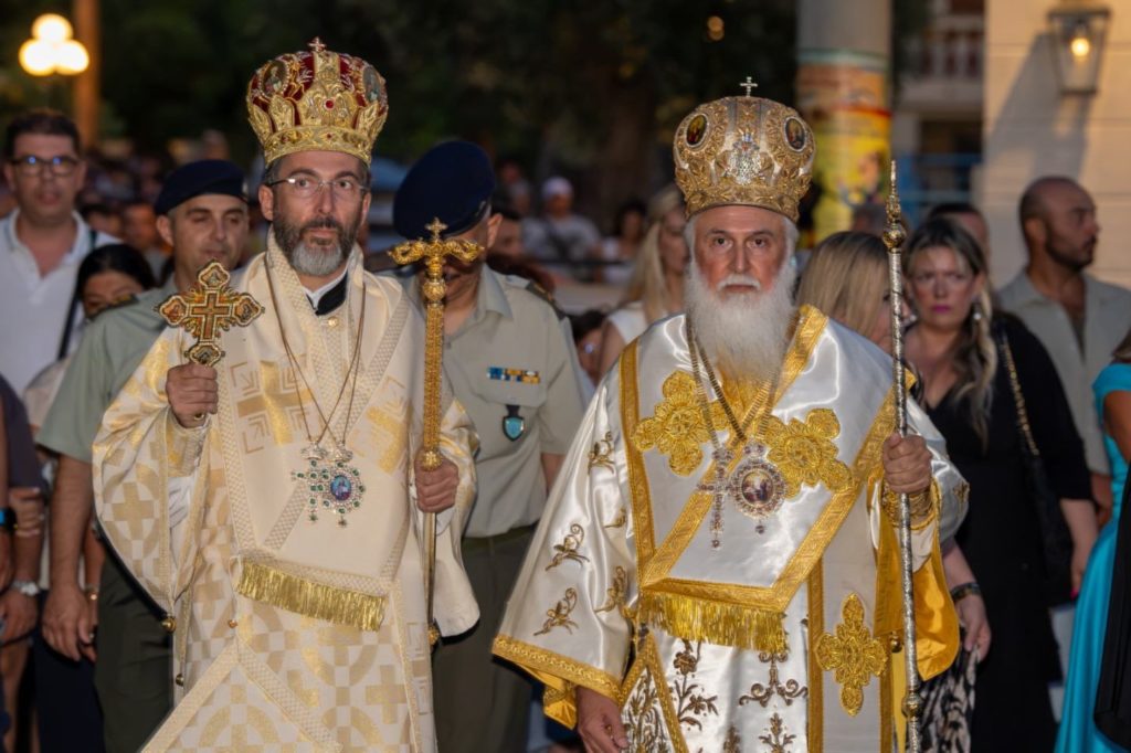 Λήμνου Ιερόθεος: Η Παναγία περιβάλλει πάντα τους πιστούς με τον μητρικό μανδύα Της