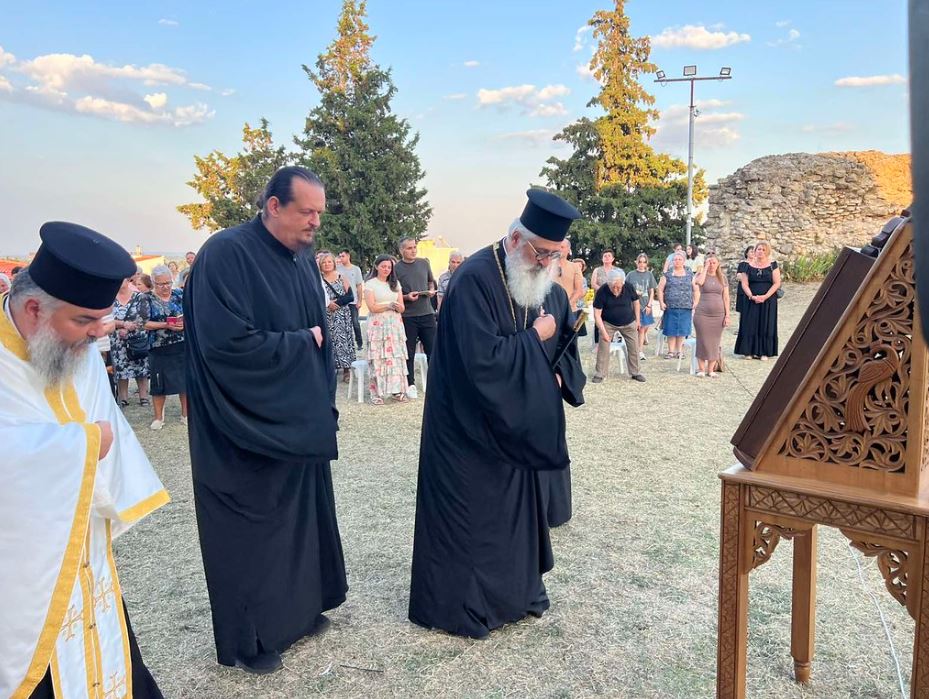 Ο Αλεξανδρουπόλεως Άνθιμος στην Παράκληση της Παναγίας Κοσμοσώτειρας Φερών