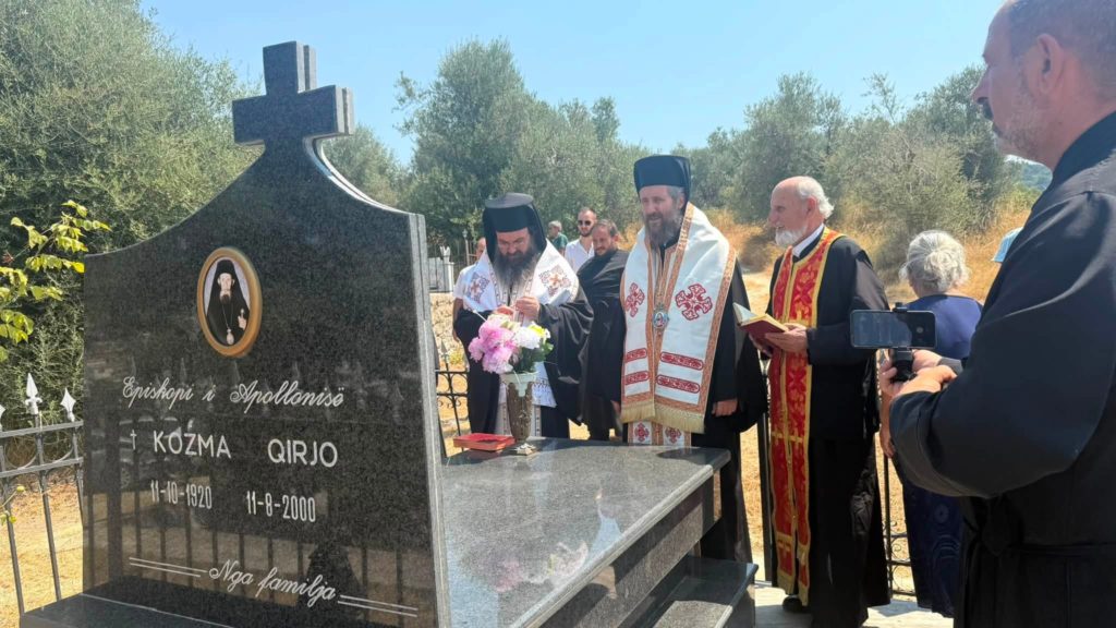 Εκκλησία της Αλβανίας: 26 χρόνια από την κοίμηση του εμβληματικού Επισκόπου Απολλωνίας Κοσμά
