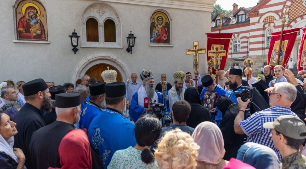 Пресвета Богородица је знак на путу који нам указује куда треба да идемо
