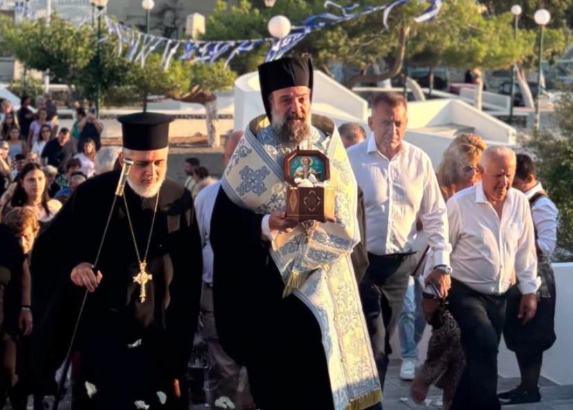 Το ιερό λείψανο του Αγίου Παρθενίου στο Εμπορείο Σαντορίνης