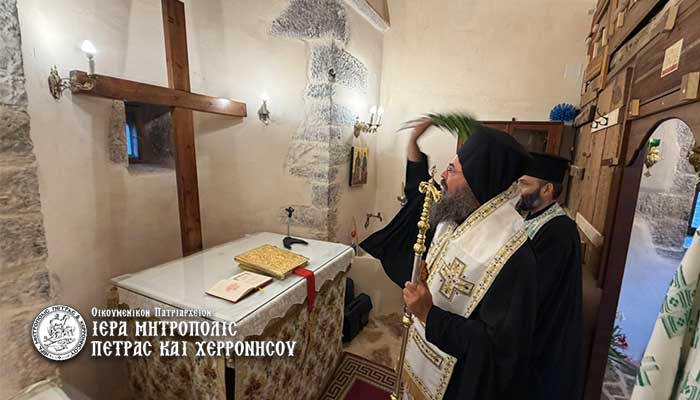 Ο Μητροπολίτης Πέτρας τέλεσε τα Θυρανοίξια του Ιερού Ναού Μεταμορφώσεως του Σωτήρος Δωριών