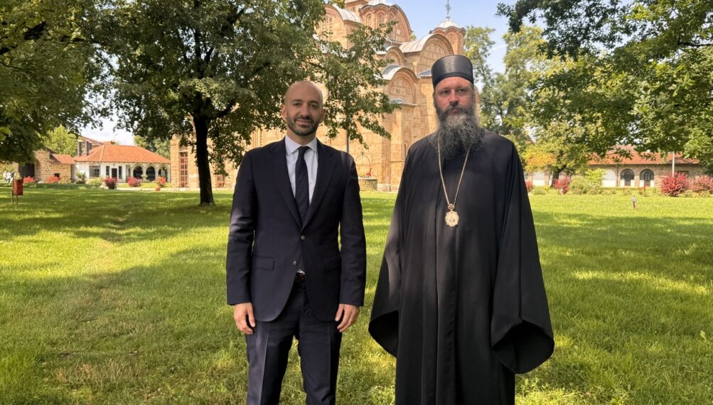 Ο Γάλλος Υπουργός Ευρώπης στη Μονή Γκρατσάνιτσα