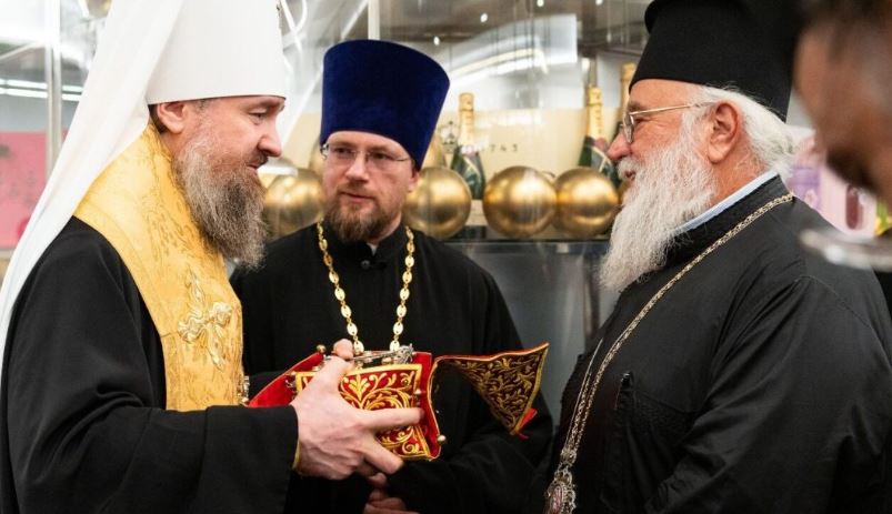Десница Светог Спиридона Тримитунтског стигла у Русију