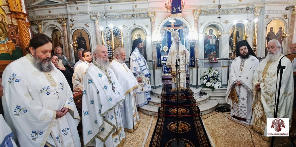 Χειροτονία και τοποθέτηση Πρεσβύτερου στα Βελανίδια Λακωνίας – Τιμήθηκε ο Πρωτοπρεσβύτερος για την 35ετή διακονία του