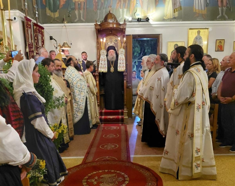 Πανηγυρικός Αρχιερατικός Εσπερινός για την Ύψωση του Τιμίου Σταυρού στην Αγκαιριά Πάρου