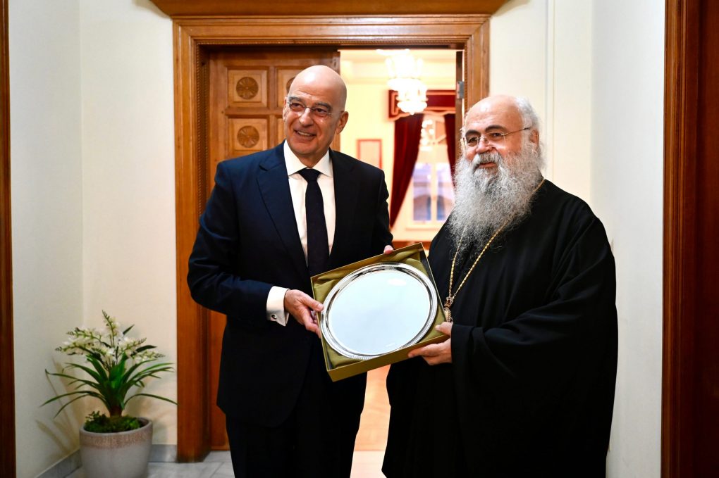 Συνάντηση Νίκου Δένδια με τον Αρχιεπίσκοπο Κύπρου