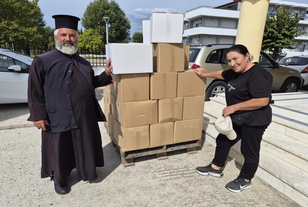 Διανομή τροφίμων σε ευάλωτες κοινωνικές ομάδες από την Ιερά Μητρόπολη Μαρωνείας