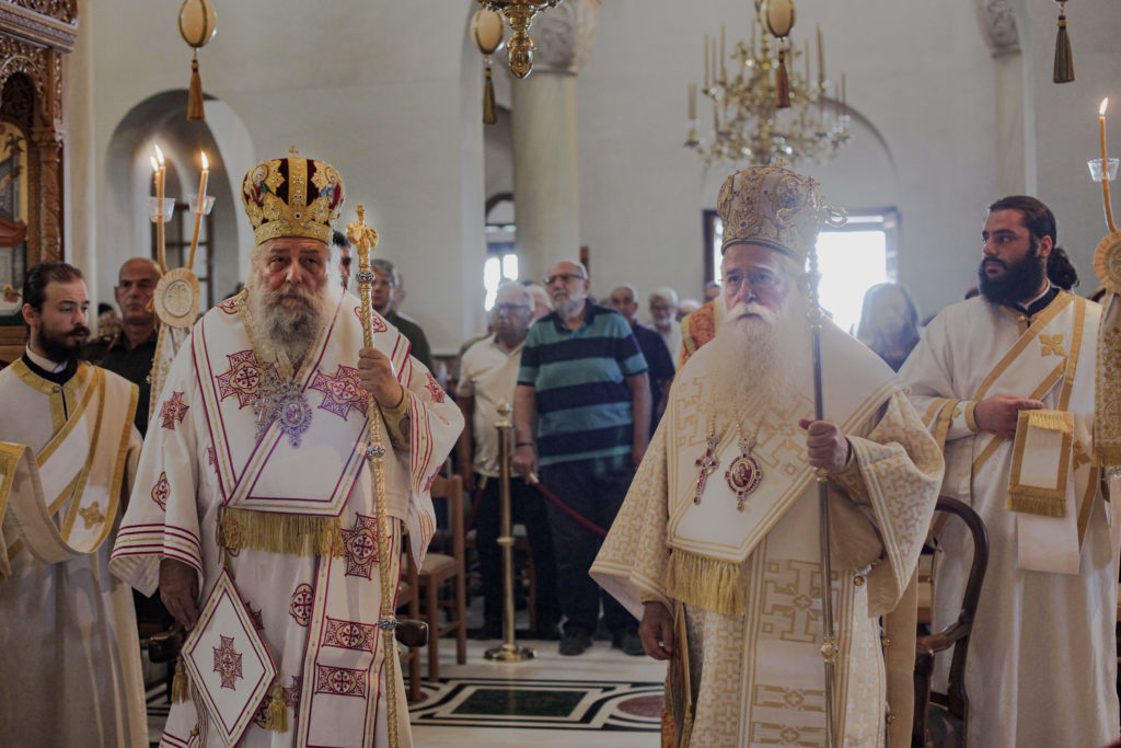 Οι Μητροπολίτες Παροναξίας και Δημητριάδος στην Ι.Μ. Ταξιαρχών Πηλίου