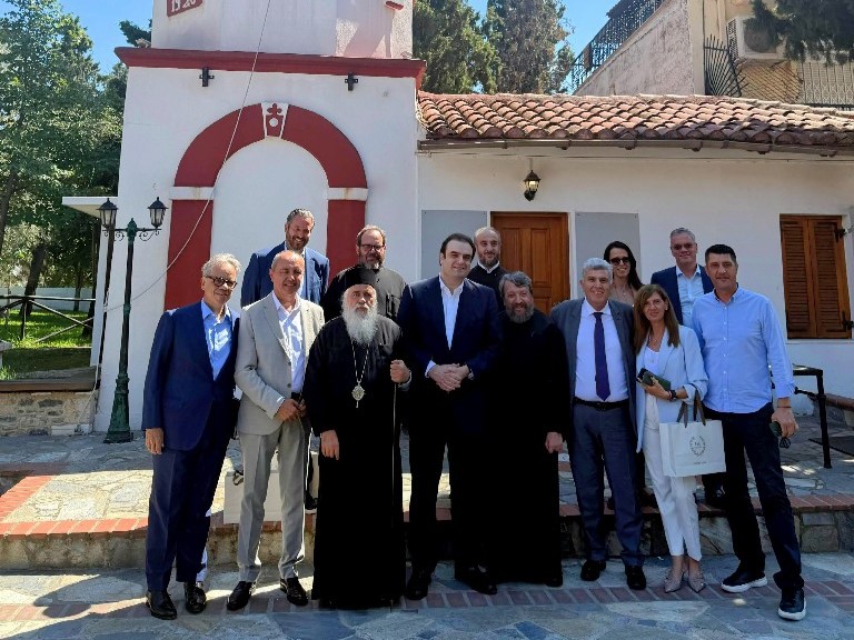 Ο Κυριάκος Πιερακάκης σε Δομές της Μητροπόλεως Νεαπόλεως