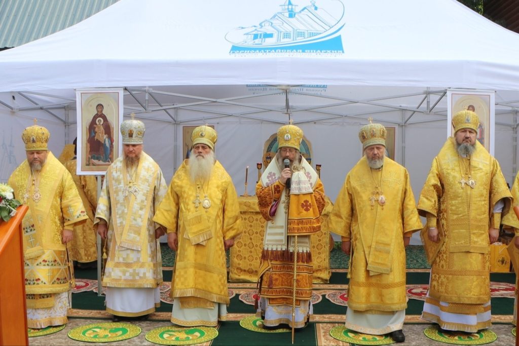 Торжества в честь 100-летия со дня блаженной кончины святителя Московского Макария и 10-летия перенесения мощей святого на Алтай прошли в Горно-Алтайске