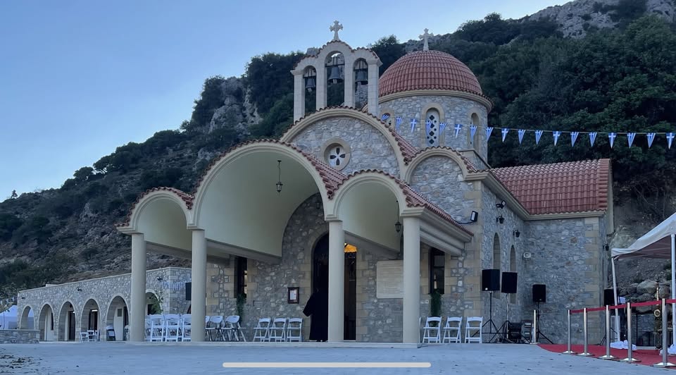 Η δεξιά χείρα του Οσίου Νικηφόρου του Λεπρού στο Συρακάρι Κισάμου