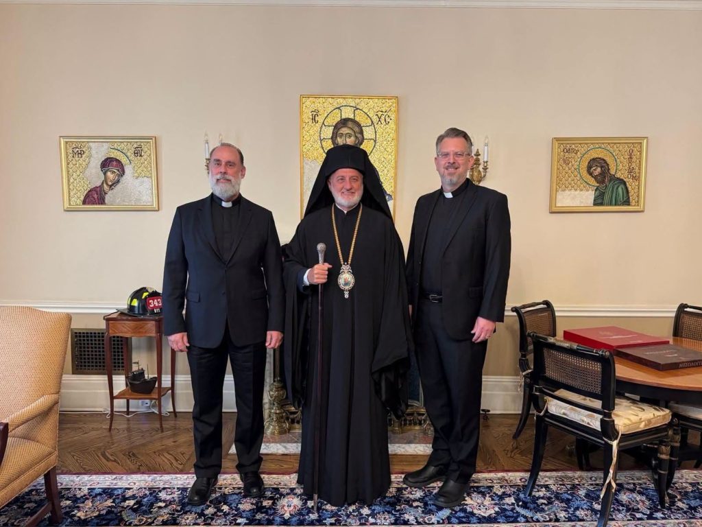 Ο Πρωτοπρεσβύτερος π. Γρηγόριος Γκίλμπερτ νέος ιερατικός προϊστάμενος του Αρχιεπισκοπικού Καθεδρικού Ναού Αγίας Τριάδος στη Νέα Υόρκη