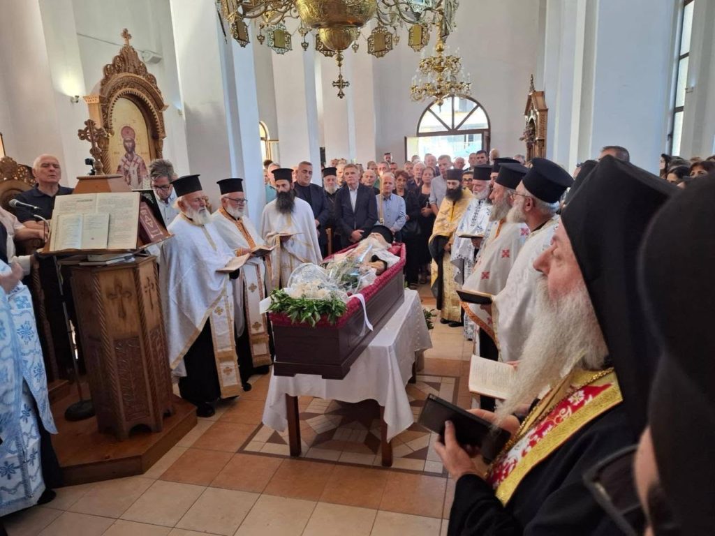 Την Εξόδιο Ακολουθία του π. Χρήστου Παππά τέλεσε ο Μητροπολίτης Αργυροκάστρου