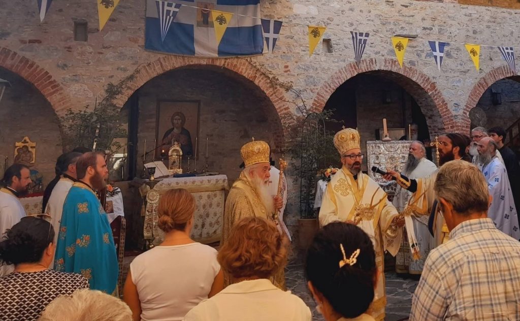 Λαμπροπρεπώς εόρτασε η Ιερά Μονή Αγίας Ζώνης Σάμου