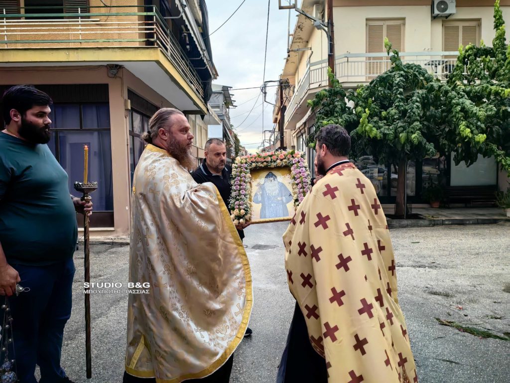 Υποδοχή της Ιεράς Εικόνος του Αγίου Τύχωνος του Αγιορείτου στον Ιερό Ναό Αγίας Τριάδος Ναυπλίου