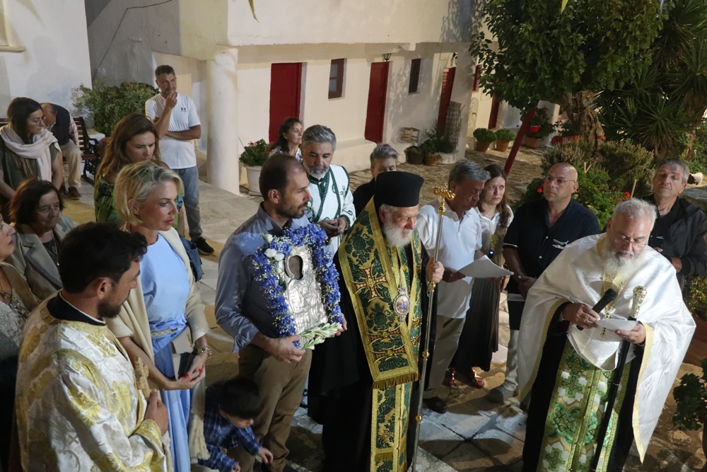Αρχιερατικός Εσπερινός και εγκαίνια μικρού Κειμηλειοφυλακίου στη Μονή Παλαιοκάστρου Μυκόνου