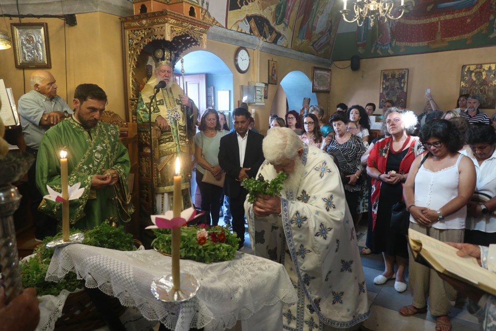 Στην μικρή και ολιγάνθρωπη Σίκινο τιμήθηκε η Ύψωση του Τιμίου Σταυρού