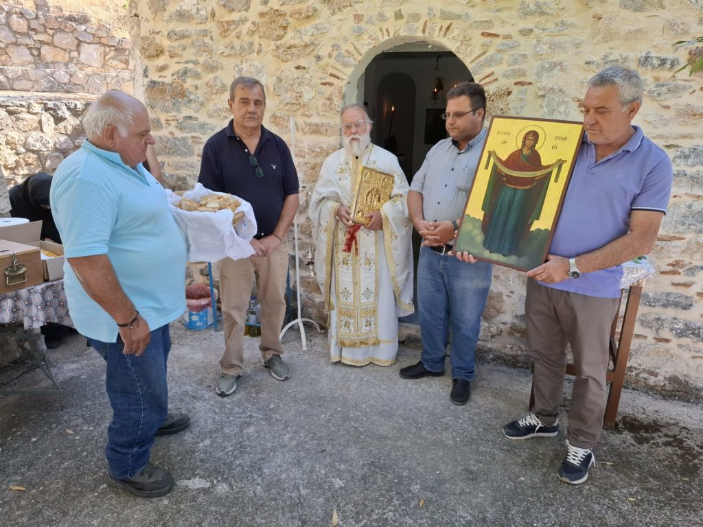 Θεία Λειτουργία στην Θεοτόκο της Ιεράς Μονής Αγιου Νικολαου Άνω Βάθειας