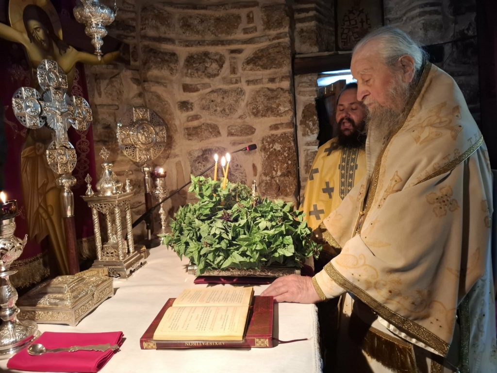 Η Εορτή της Υψώσεως του Τιμίου Σταυρού στην Ιερά Μονή Αγίου Χαραλάμπους Λευκών Κύμης
