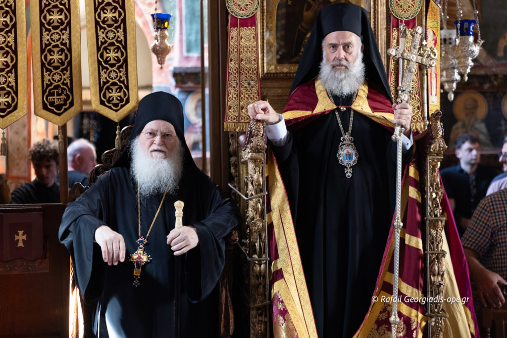 Θερμή υποδοχή του Μητροπολίτη Θεσσαλιώτιδος Τιμοθέου στην Ι.Μ.Μ. Βατοπαιδίου