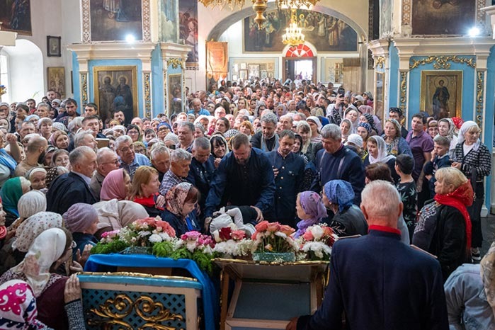 Завершилось пребывание ковчега с мощами святителя Спиридона в Уральской епархии