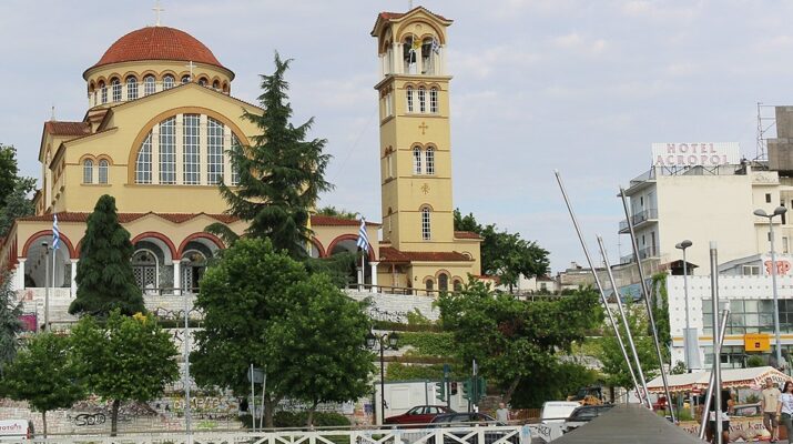 Αγρυπνία στον Ιερό Ναό Αγίου Αχιλλίου Λάρισας για το Γενέσιο της Θεοτόκου