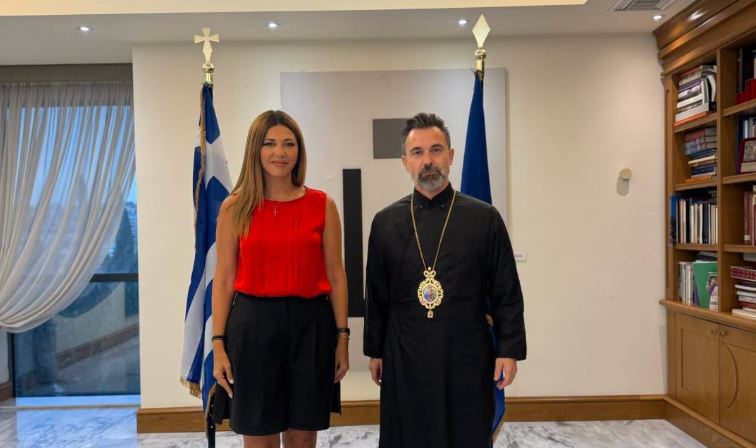 Ο Μητροπολίτης Ιρλανδίας Ιάκωβος στην Υπουργό Παιδείας, Σοφία Ζαχαράκη