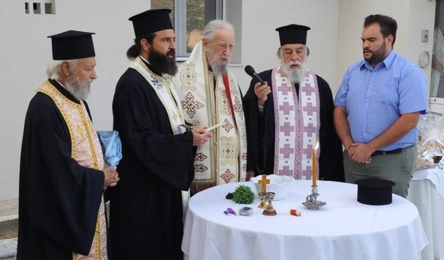 Αγιασμό στο νέο ασθενοφόρο του Νοσοκομείου Κύμης τέλεσε ο Μητροπολίτης Καρυστίας