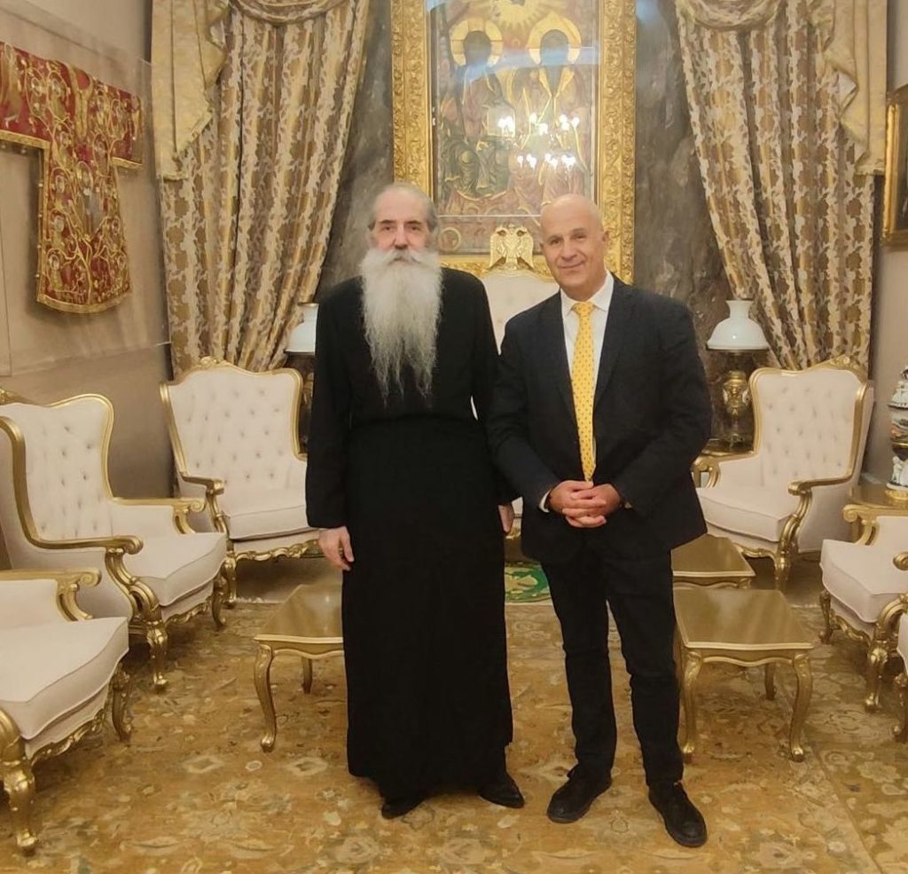 Ο Αναπλ. Γραμματέας Πολιτισμού του ΠΑΣΟΚ, Πάνος Αβραμόπουλος, στον Μητροπολίτη Πειραιώς Σεραφείμ