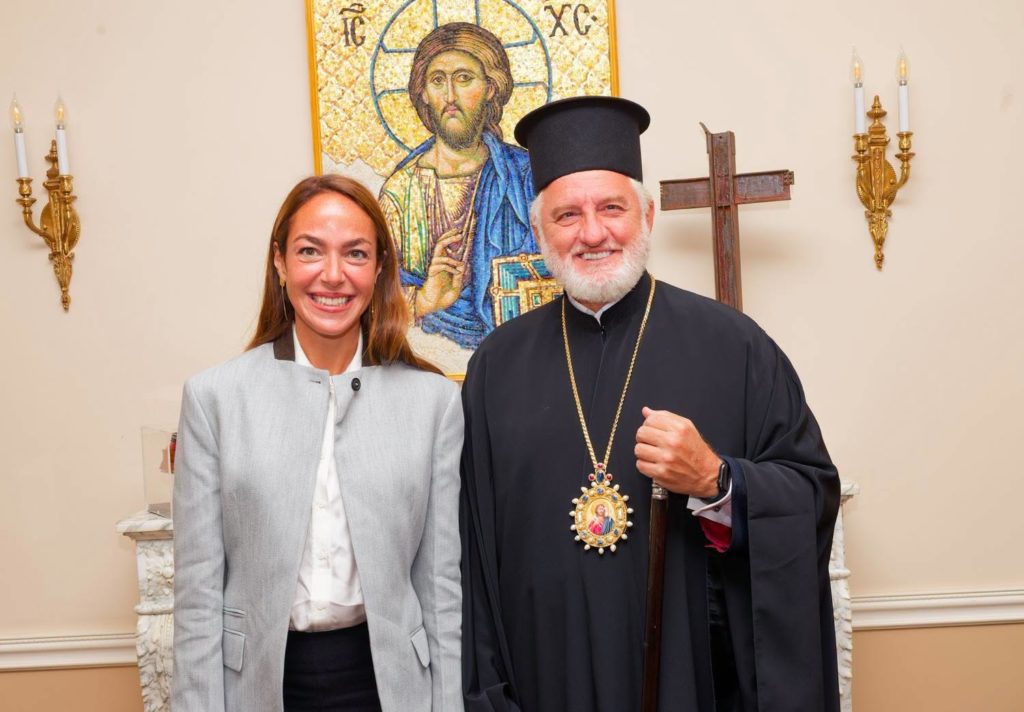 Η Υπουργός Κοινωνικής Συνοχής και Οικογένειας, Δόμνα Μιχαηλίδου, στον Αρχιεπίσκοπο Αμερικής