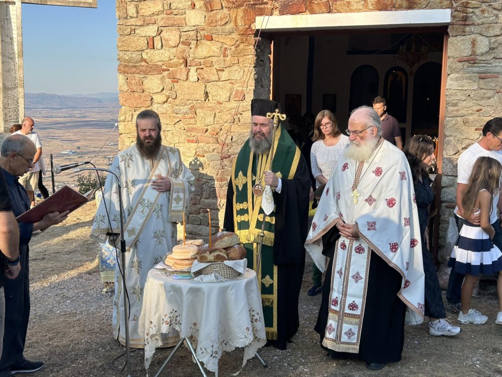 Αρχιερατικός Εσπερινός της Υψώσεως του Τιμίου Σταυρού στο Ύψωμα 1020