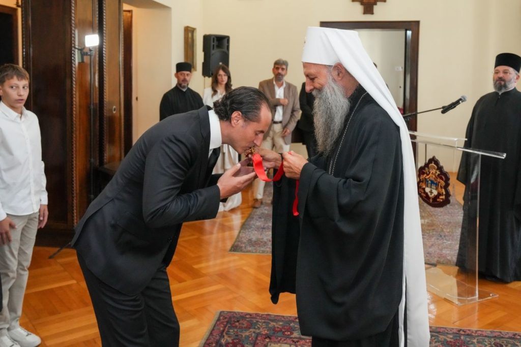 Ο Πατριάρχης Σερβίας παρασημοφόρησε τον επιχειρηματία Μάρκο Ίβιτς