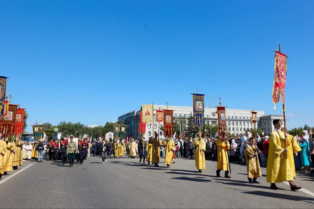 Ιρκούτσκ: Περισσότεροι από 15.000 πιστοί συμμετείχαν στη λιτανεία της δεξιάς χείρας τους Αγίου Σπυρίδωνα