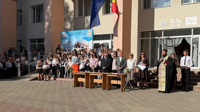 Bishop Veniamin urges young people to combine knowledge, character and faith