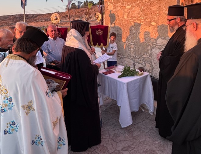 Θυρανοίξια στο πανηγυρίζον Ιερό Εξωκκλήσιο του Αγίου Μάμαντος στο Καλό Χωριό Λάρνακας