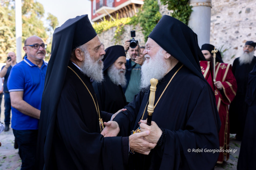 Η υποδοχή του Μητροπολίτη Θεσσαλιώτιδος Τιμοθέου στην Ι.Μ.Μ. Βατοπαιδίου (ΒΙΝΤΕΟ)