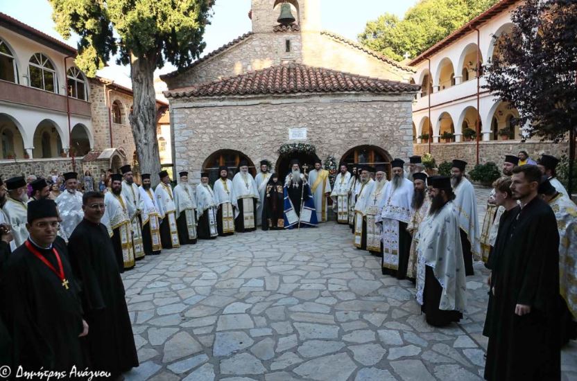 Πανηγυρικός Εσπερινός με χιλιάδες πιστούς στην Ιερά Μονή Δαμάστας