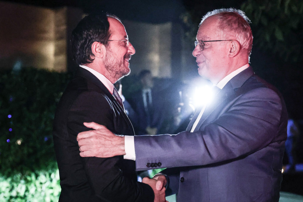 Τασούλας σε Χριστοδουλίδη: Η Ελλάδα προσηλωμένη στον στόχο της επανένωσης της Μεγαλονήσου