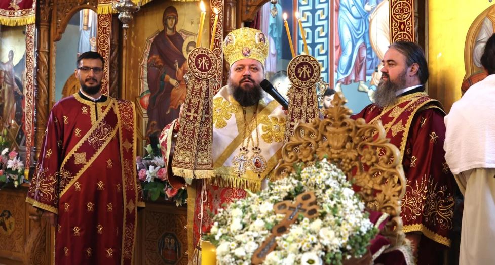 Crucea trebuie să ne însoțească din biserică în viața noastră de fiecare zi, subliniază PS Paisie Sinaitul