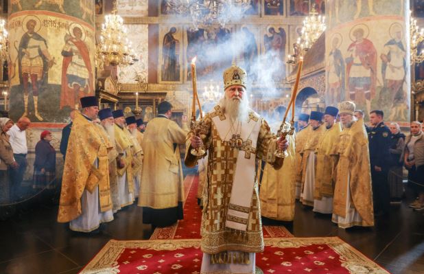 В день памяти святителей Киприана и Фотия председатель Синодального отдела по монастырям и монашеству совершил Литургию в Успенском соборе Московского Кремля