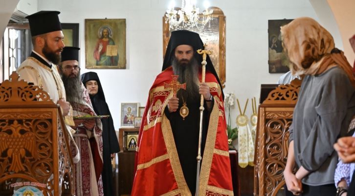 Архиерейска св. литургия бе отслужена в Челопеченския манастир „Рождество Богородично“