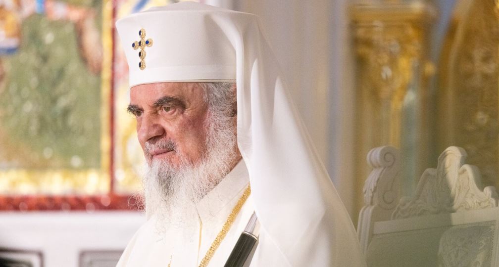 Haina luminoasă a sufletului este însăși prezența harică a lui Dumnezeu în oameni: Patriarhul Daniel