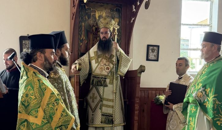 Храмов празник с архиерейска св. Литургия в с. Черни връх
