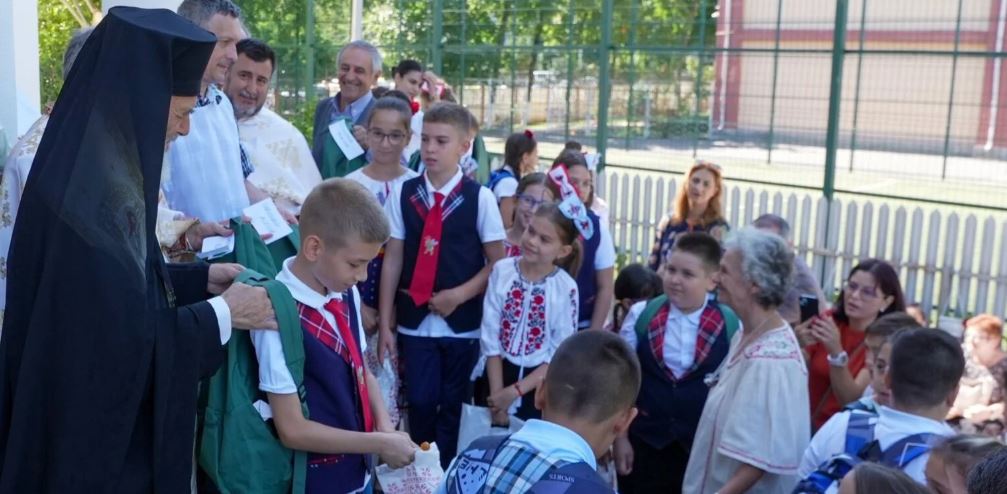 Hram de Sf. Ioachim și Ana într-o parohie din Galați: Copii și familii vulnerabile din comunitate au primit daruri