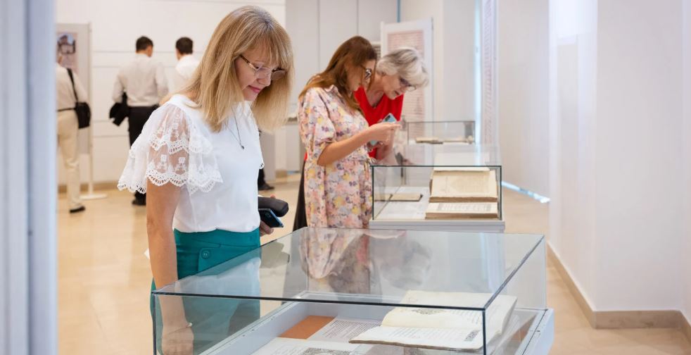 Biblioteca Academiei Române a prezentat moștenirea Sf. Antim Ivireanul printr-o expoziție de tipărituri și manuscrise